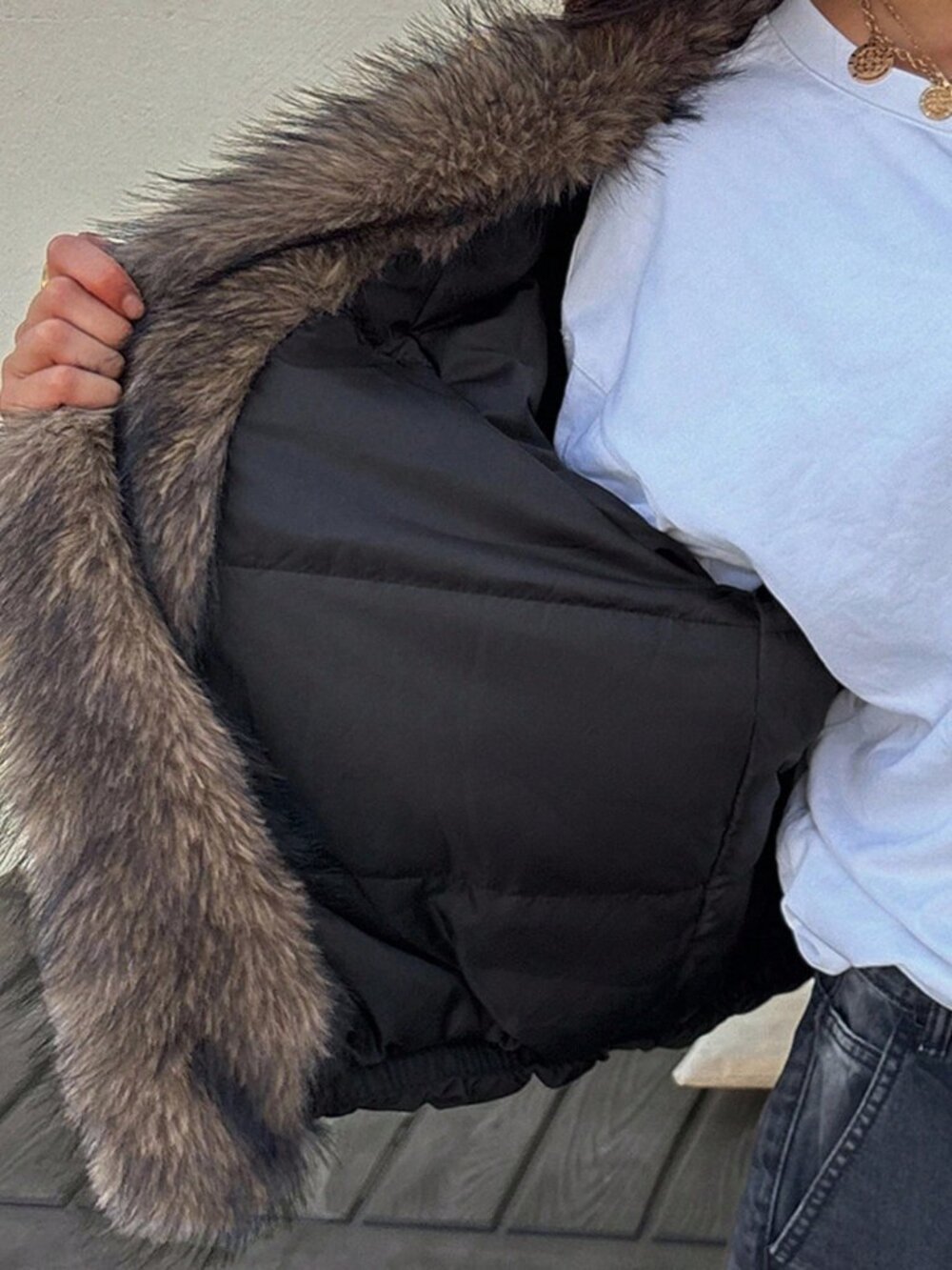 Black Casual Women's Contrast faux Fur Collar Loose Padded Jacket - Picture 7 of 7